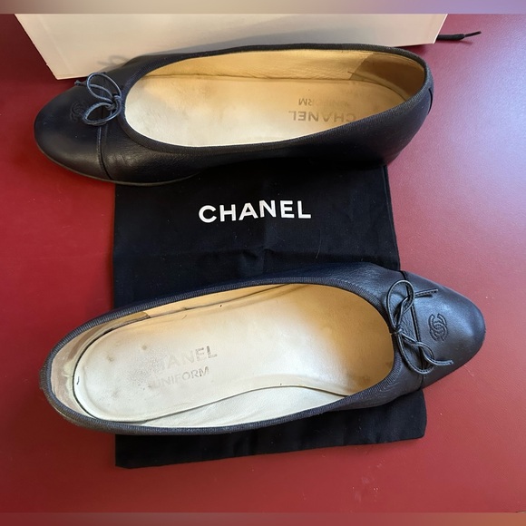 Chanel Uniform Navy Blue Ballerines (Ballet Flats) in Size 39. Great condition! - Picture 4 of 9
